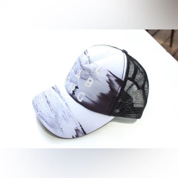 NWOT Billabong hat - Picture 1 of 9